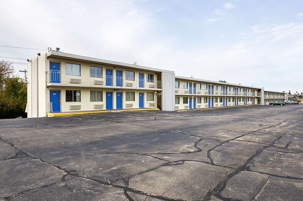 โรดเวย์ อินน์ Dubuque ภายนอก รูปภาพ